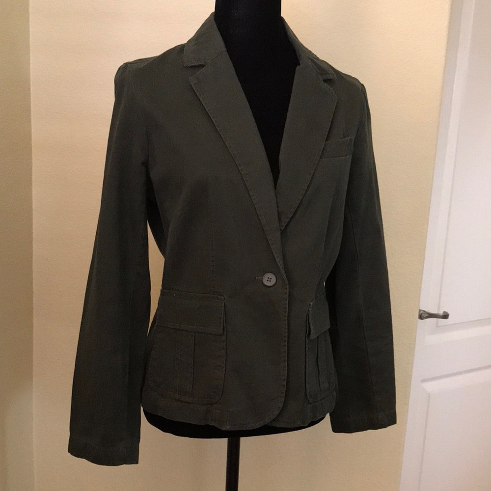 Women’s Single Button Front Jacket.